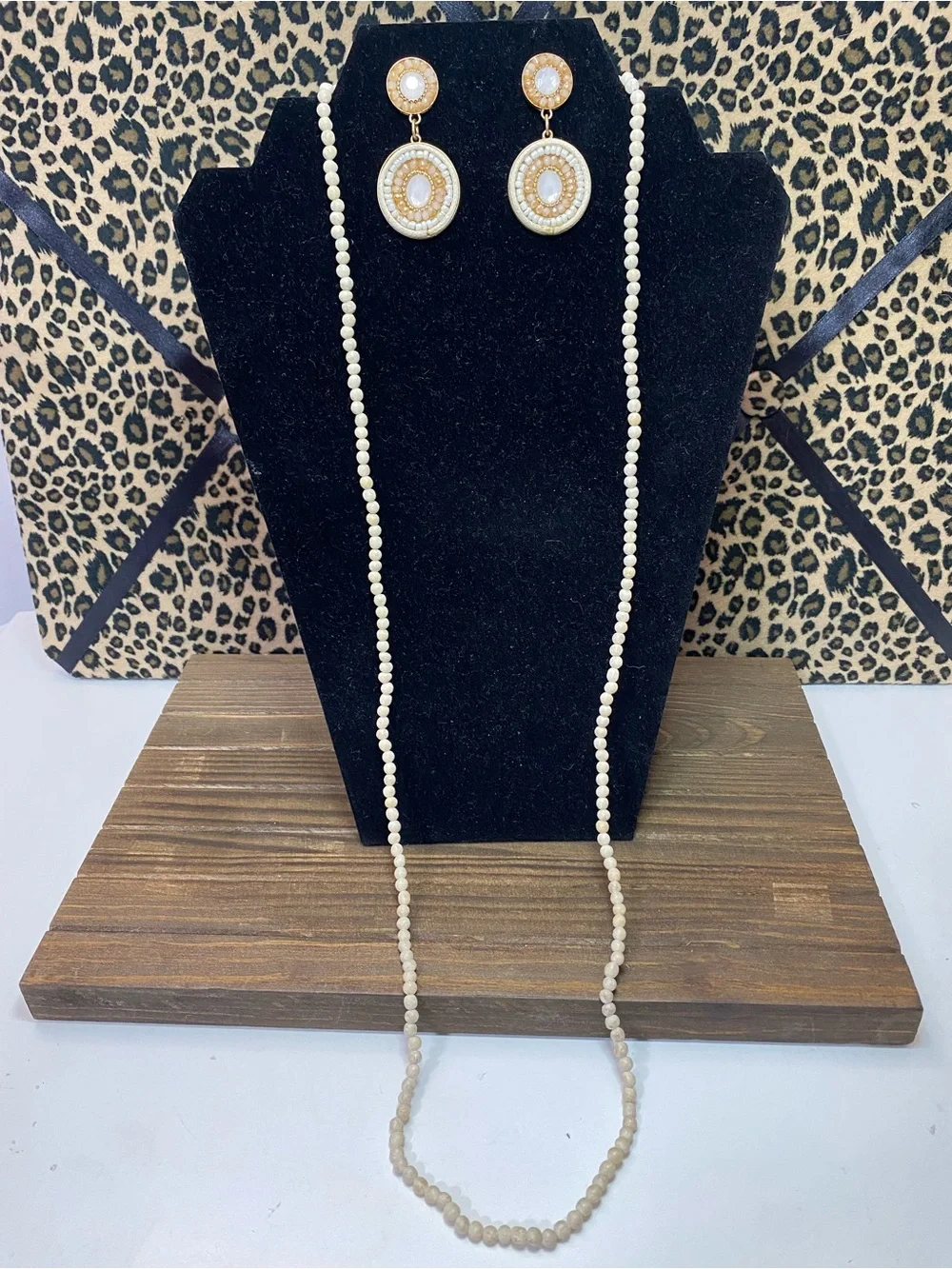 Vintage Cream Beaded Necklace & Earrings Set - Unbranded